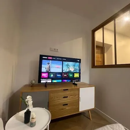 Apartment Moderne Et Cosy , 5 Min De La Gare De Rer D , Remise Des Cles En Main Propre Alfortville